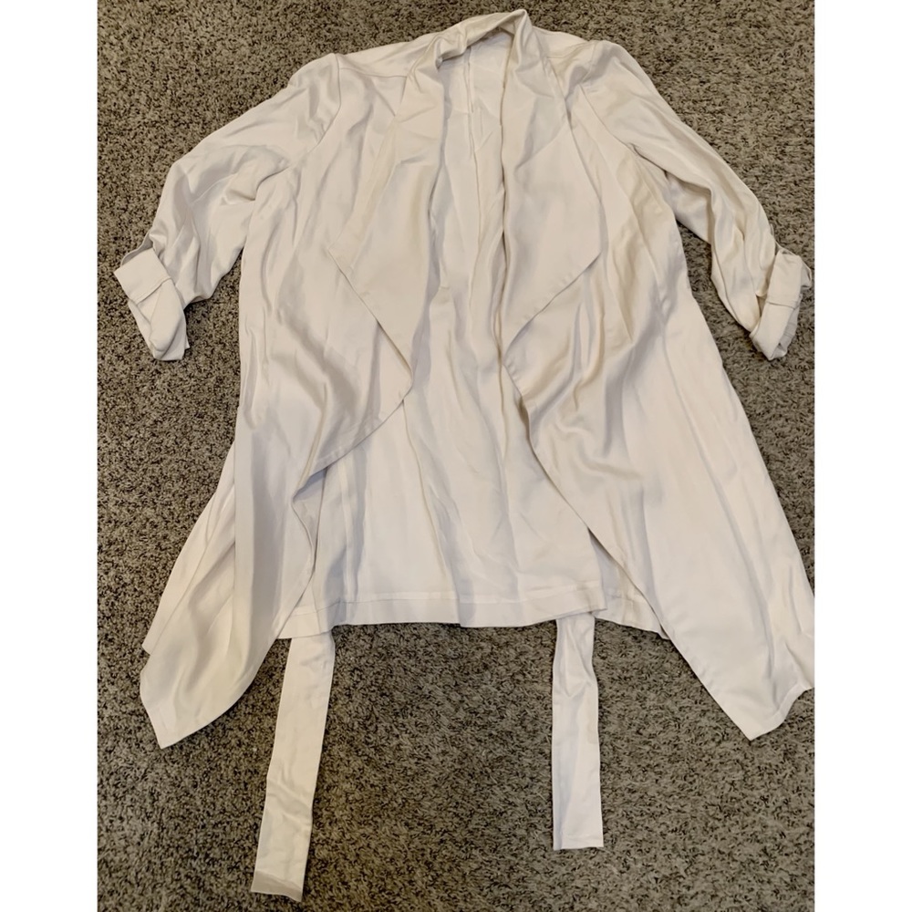 Light trench coat